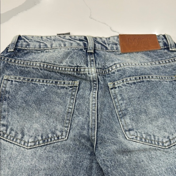 Tapered Fit Rigid Jeans - Picture 9 of 11